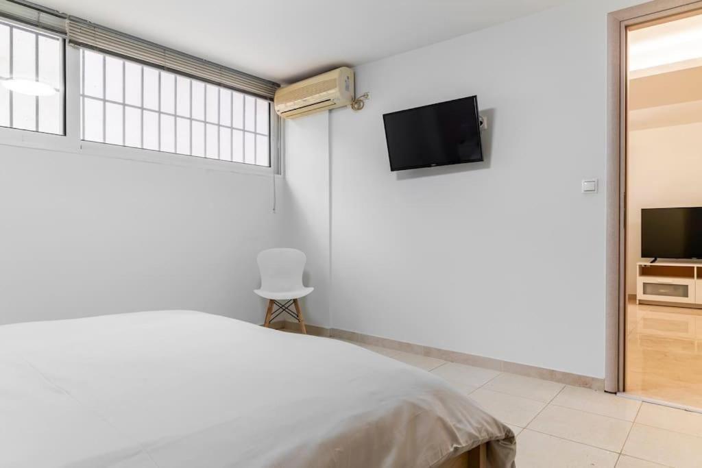 Apartment At Ano Glifada. Athens Luaran gambar